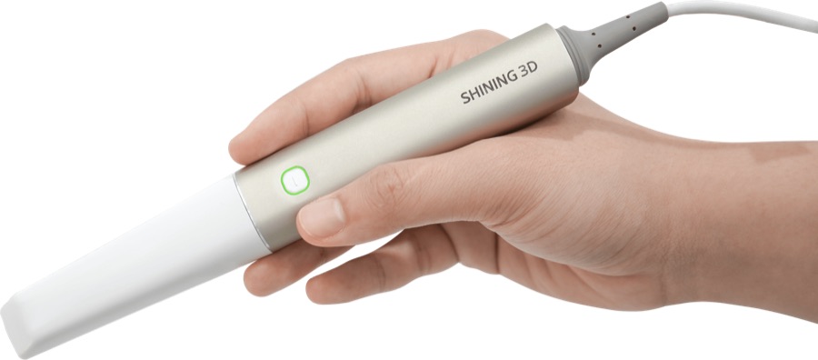 Shining 3D Aoralscan Elite intraoral scanner in hand